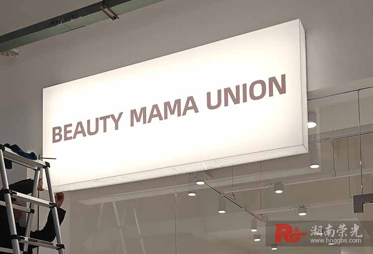 ���������䶨�Ƴ��m�Ϸ��b���������