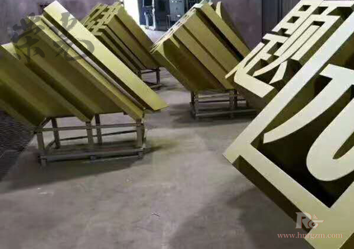 �L(zh��ng)ɳ���S���w��